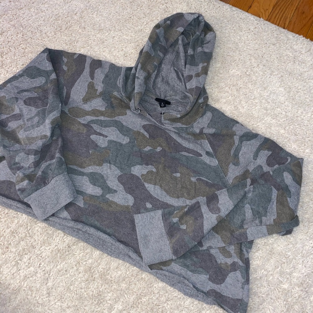 Hooded camp crop top